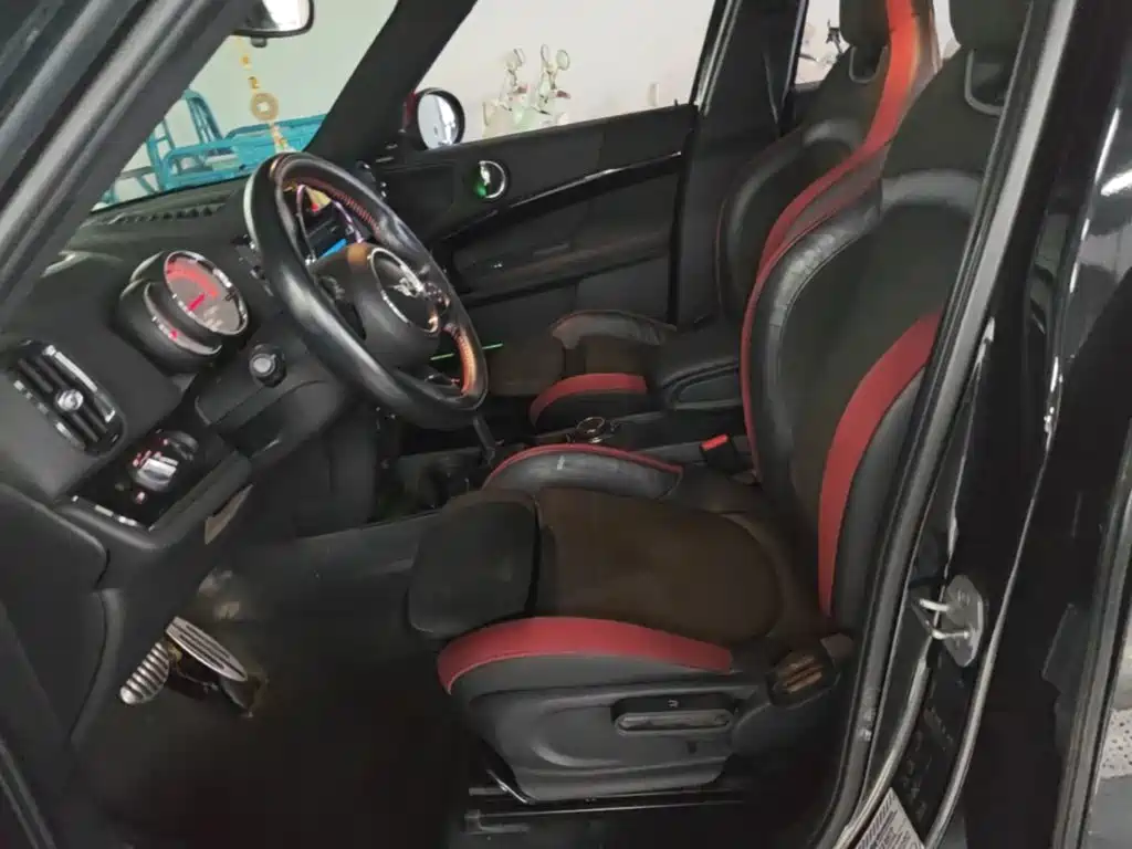MINI JCW COUNTRYMAN 2017 — фото 15