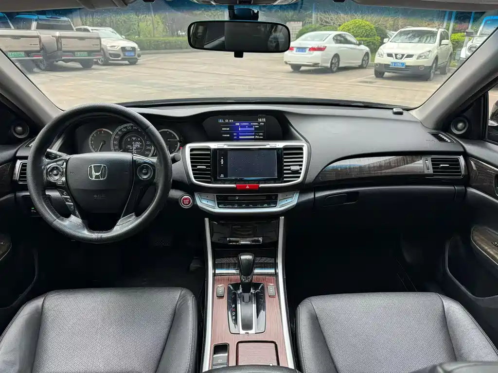Honda Accord 2015 — фото 8