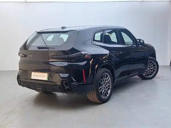 BMW XM 2025