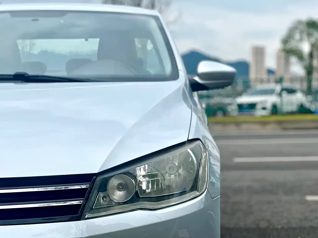 Volkswagen Jetta 2015 — фото 13