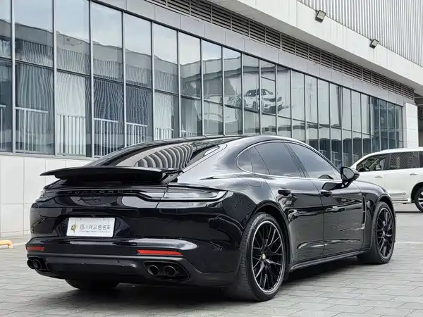 Porsche Panamera 2024