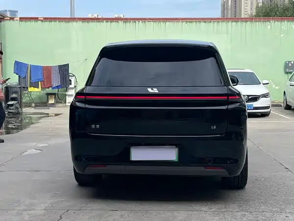 Li Auto L8 2025