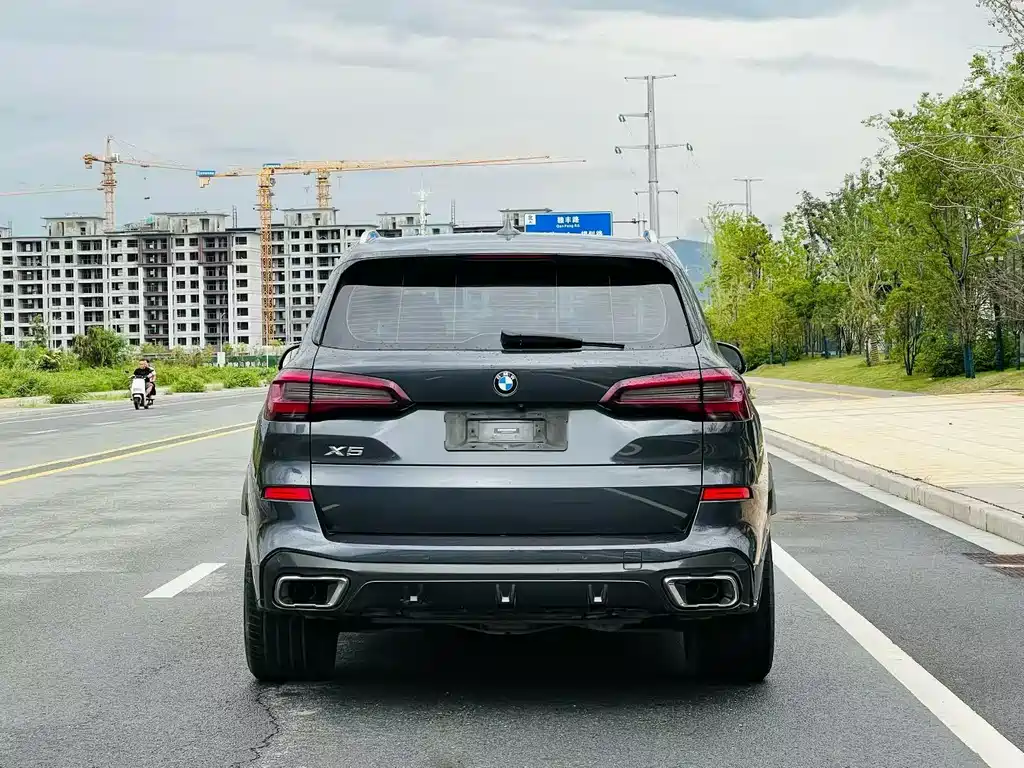 BMW X5 2021 — фото 8