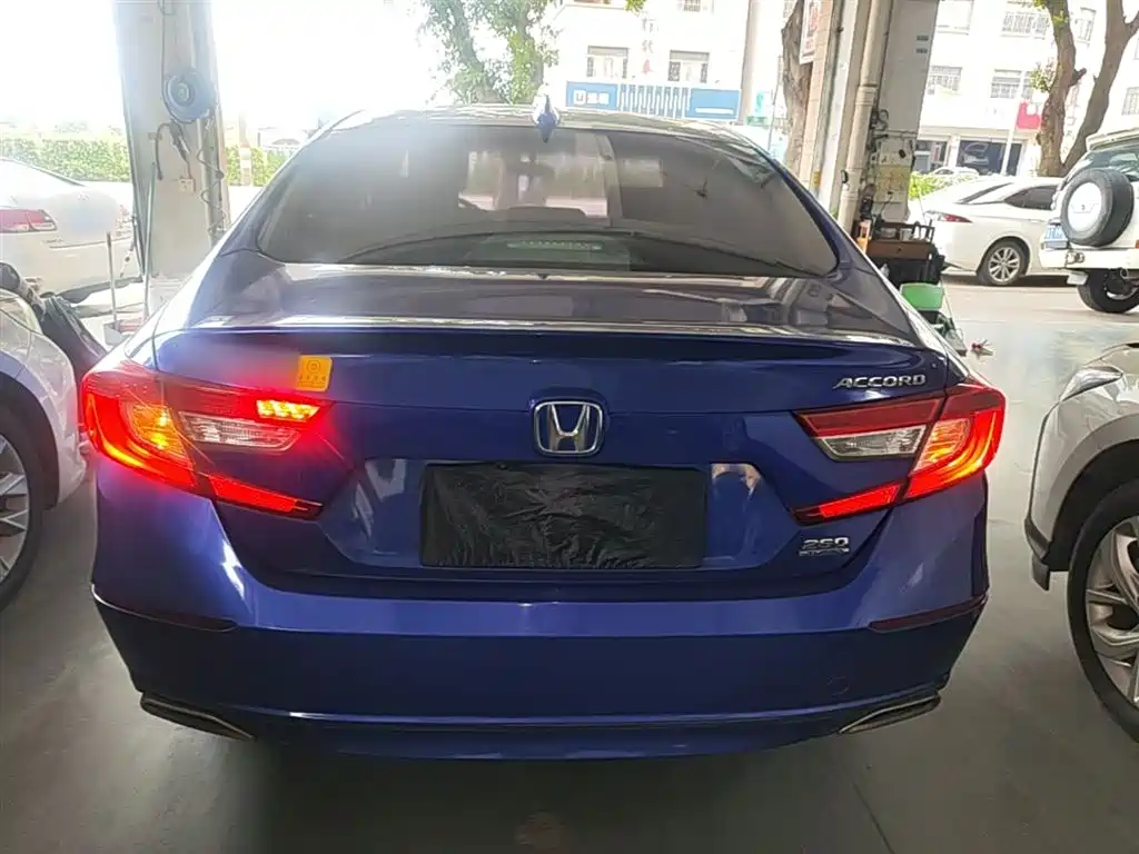 Honda Accord 2019 — фото 6