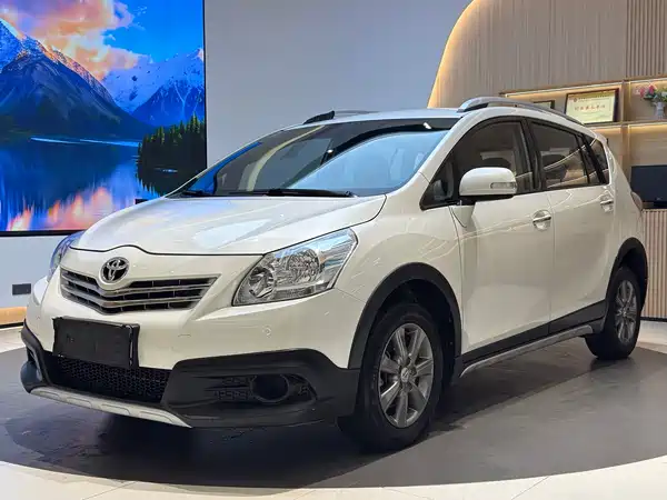 Toyota Yizhi 2015