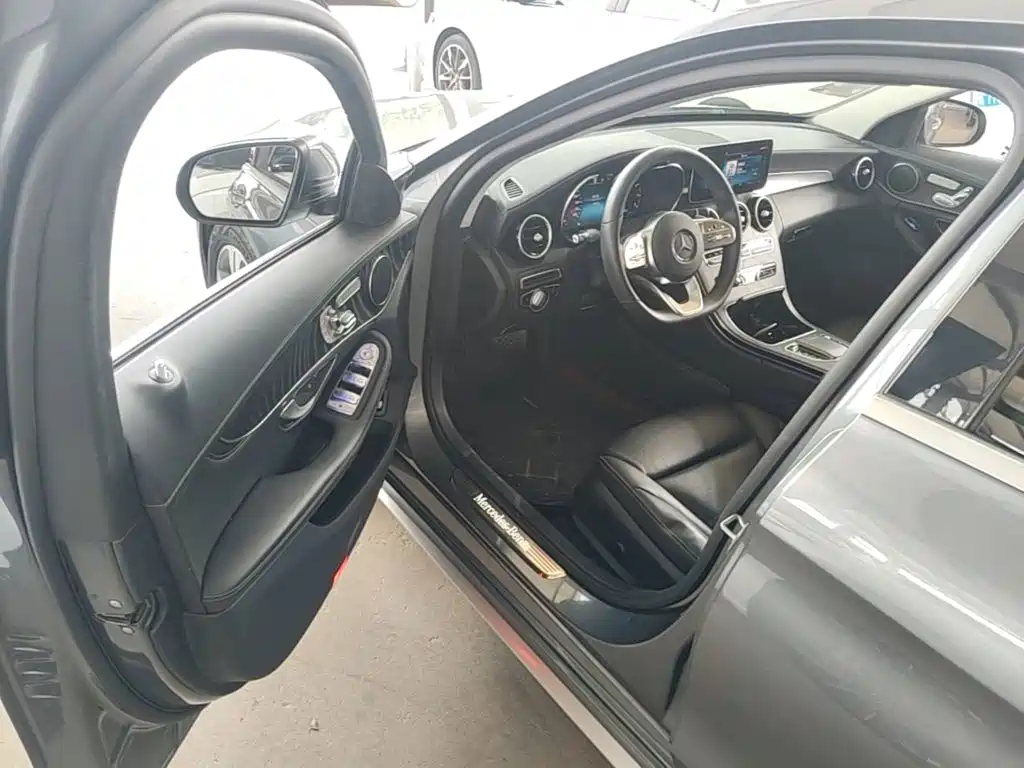 Mercedes-Benz C-Class 2020 — фото 16
