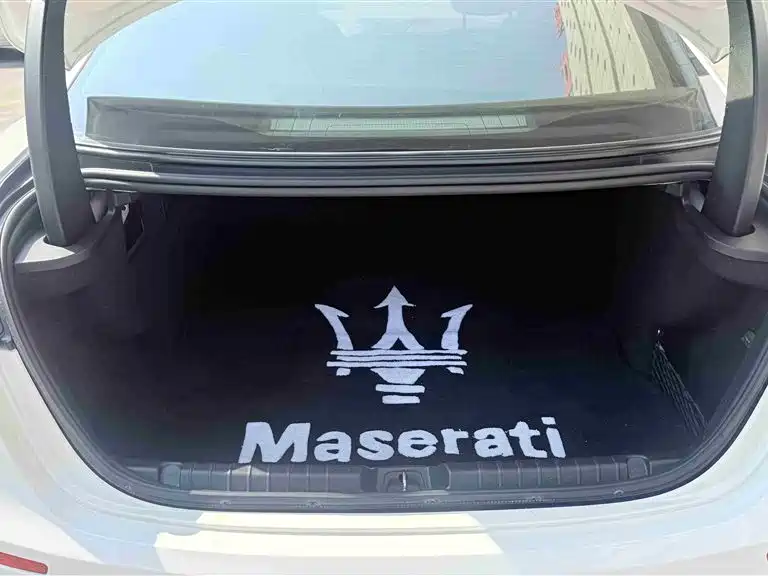 Maserati Ghibli 2016 — фото 20