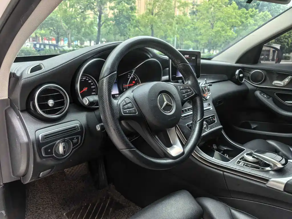 Mercedes-Benz C-Class 2018 — фото 9