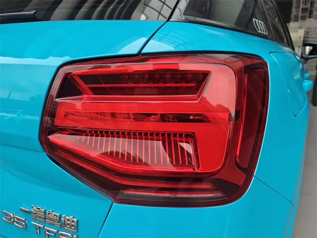 Audi Q2L 2019 — фото 13