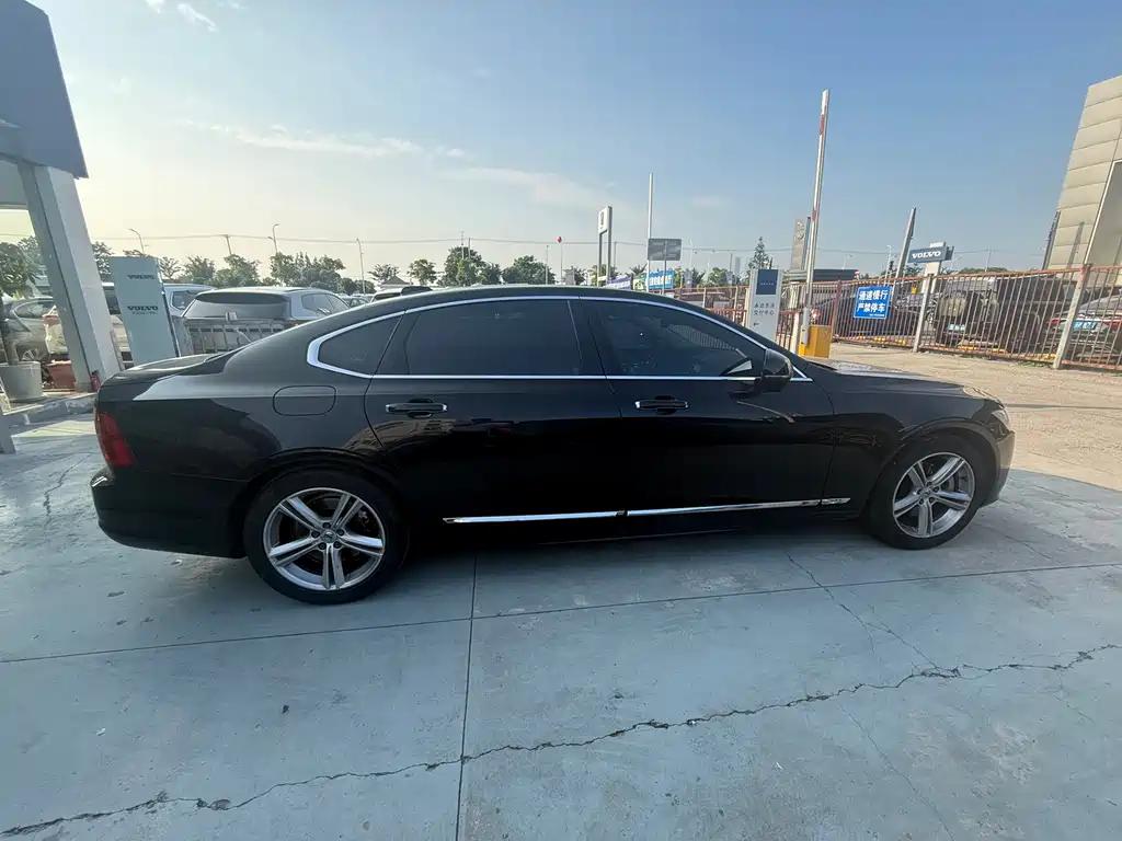 Volvo S90 2019 — фото 16