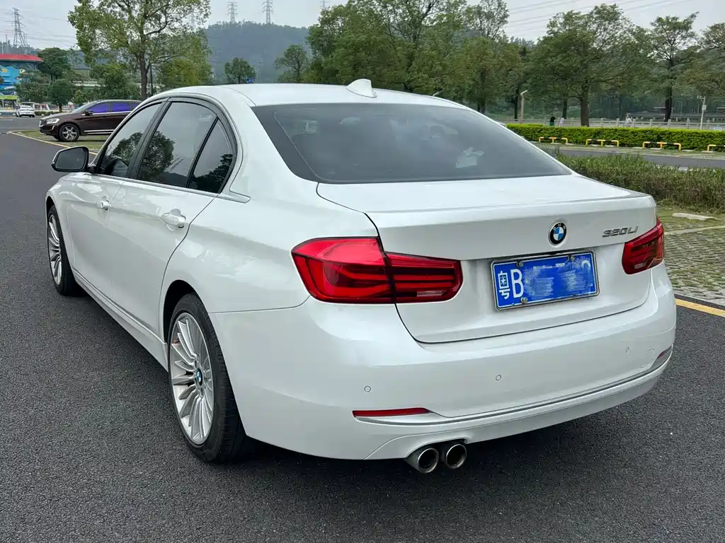 BMW 3 Series 2018 — фото 4