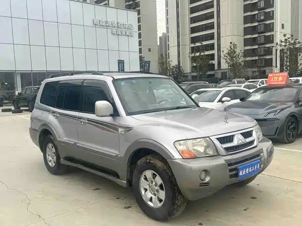 Mitsubishi Pajero 2008