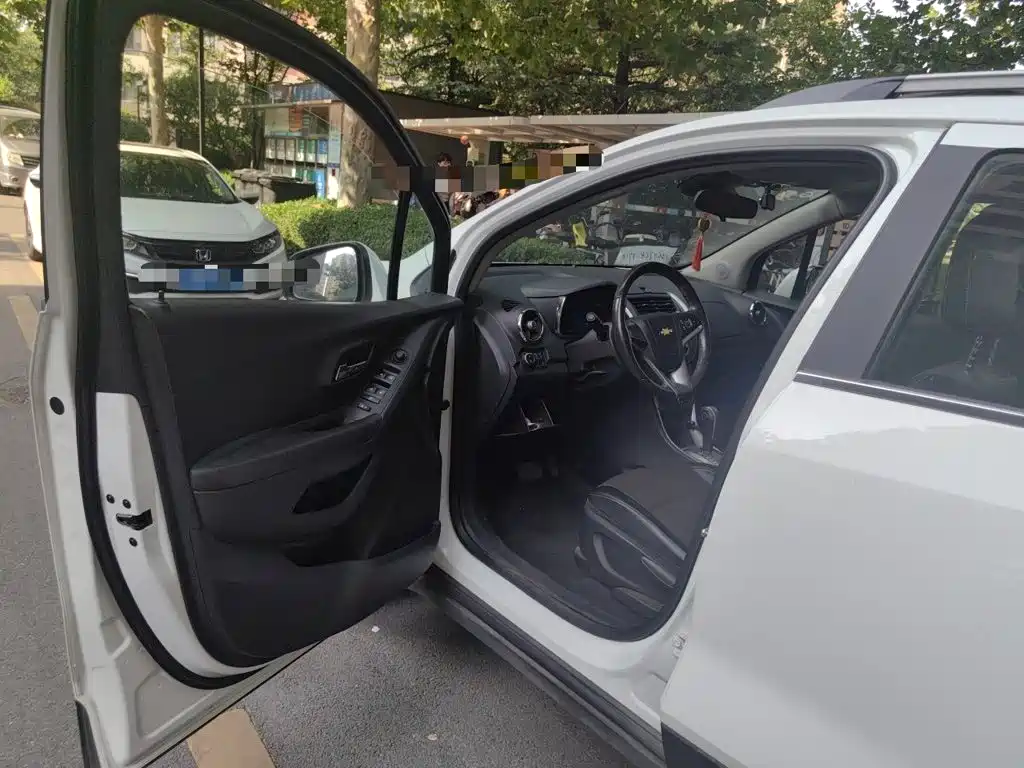 Chevrolet Trax 2015 — фото 17