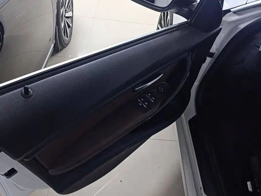 BMW 3 Series 2018