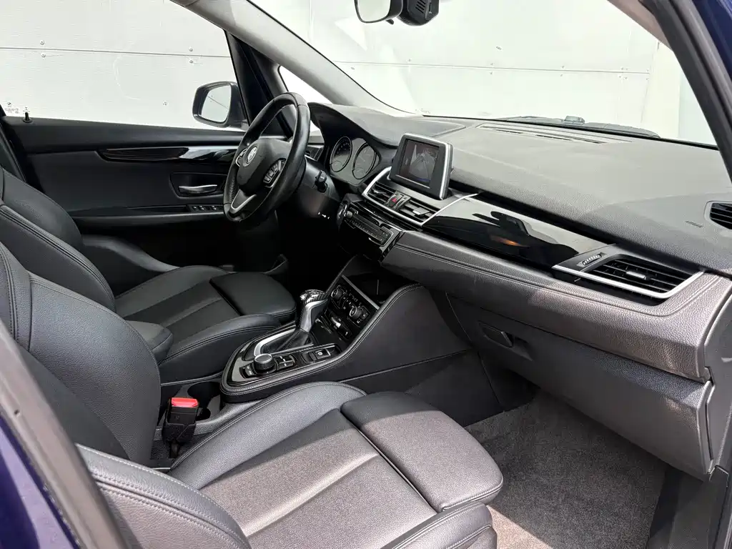 BMW 2 Series Station Wagon 2019 — фото 10