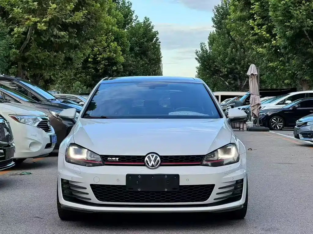 Volkswagen Golf GTI 2017 — фото 2
