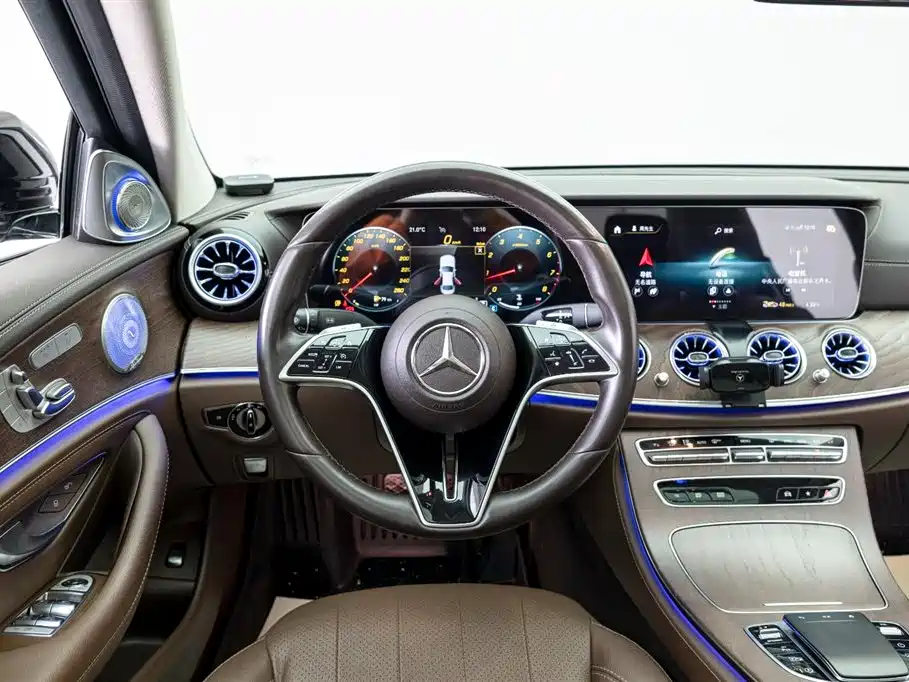 Mercedes-Benz E-Class 2023 — фото 19