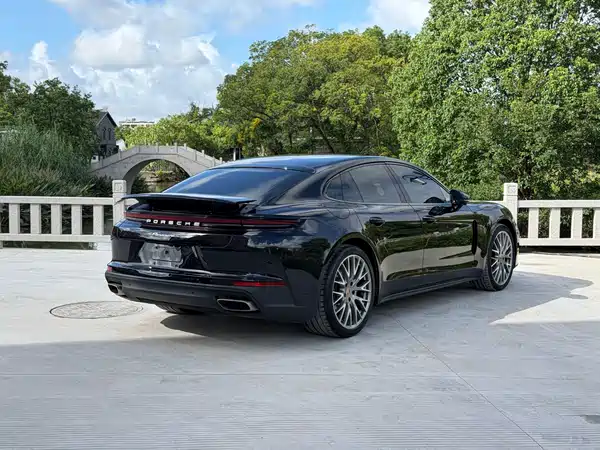 Porsche Panamera 2024