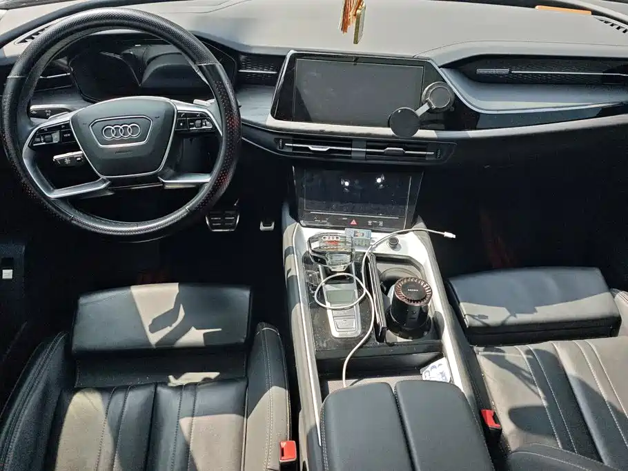 Audi Q6 2025 — фото 12