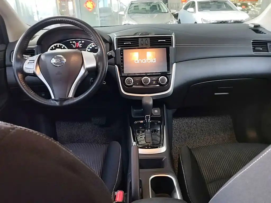 Nissan Tiida 2019 — фото 10