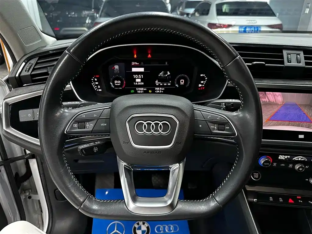 Audi Q3 2022 — фото 13