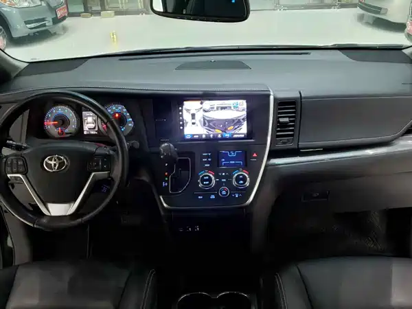 Toyota Sienna 2016