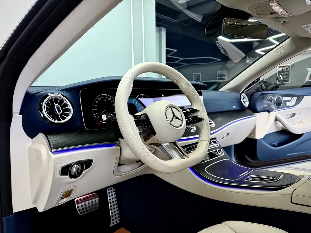 Mercedes-Benz E-Class 2023 — фото 15