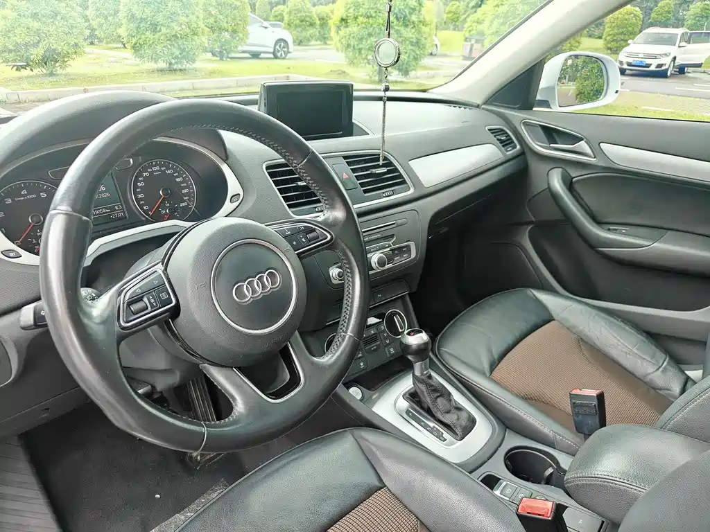 Audi Q3 2017 — фото 13