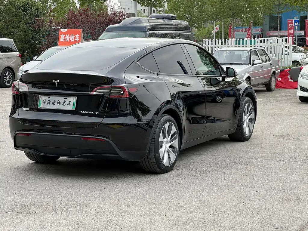 Tesla Model Y 2023 — фото 13