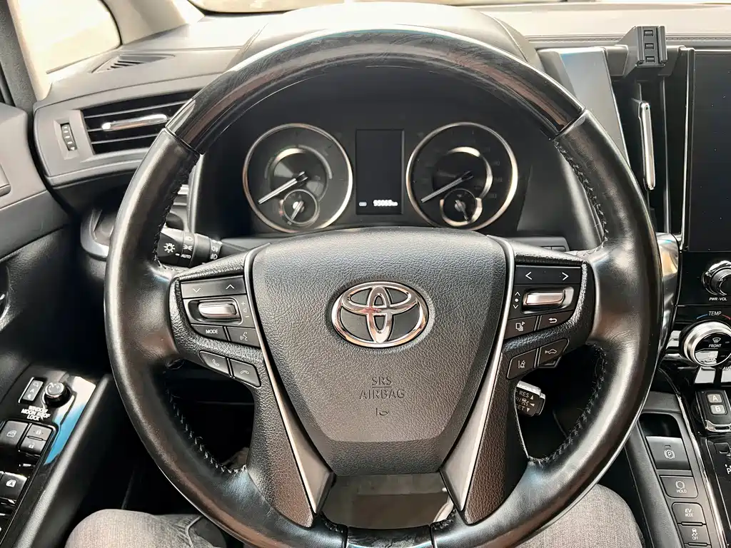 Toyota Vellfire 2020 — фото 19