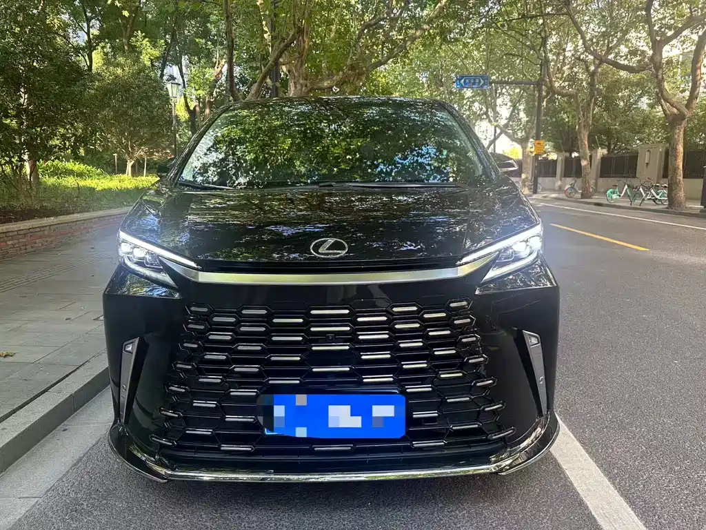 Lexus LM 2023