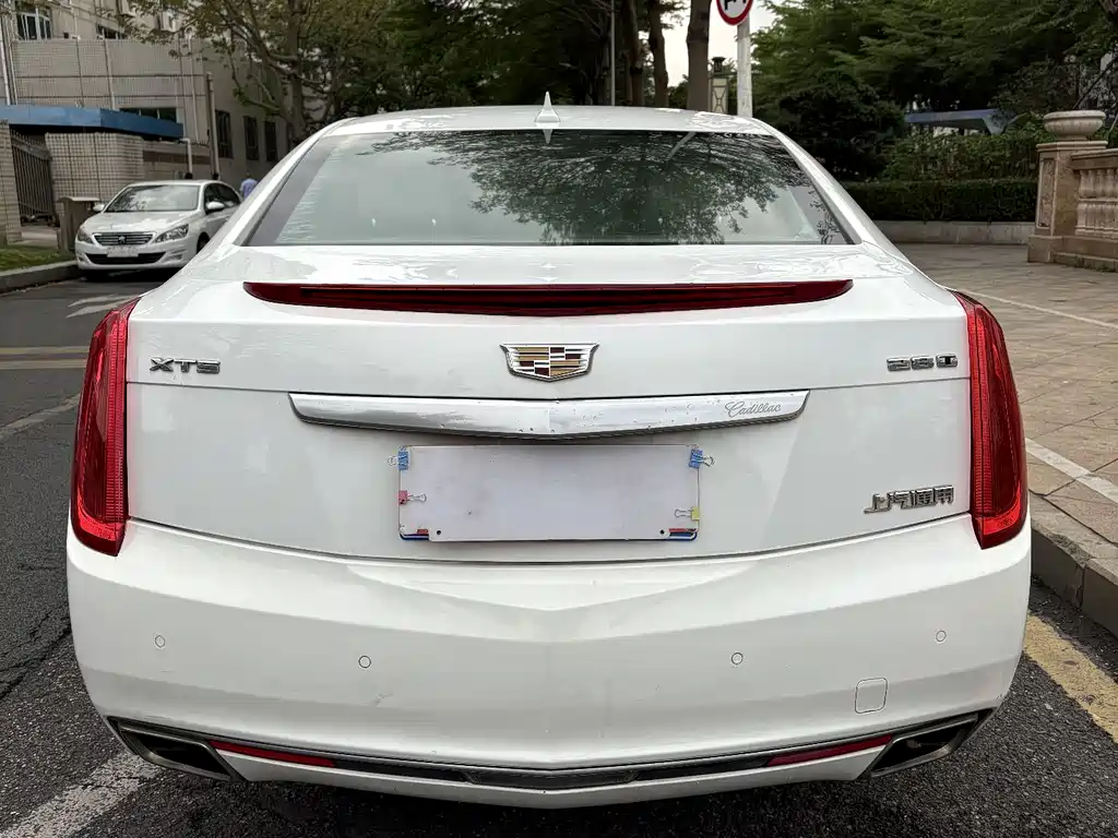 Cadillac XTS 2016 — фото 6