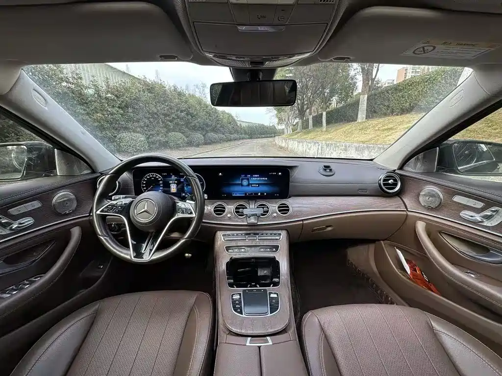 Mercedes-Benz E-Class 2020 — фото 8