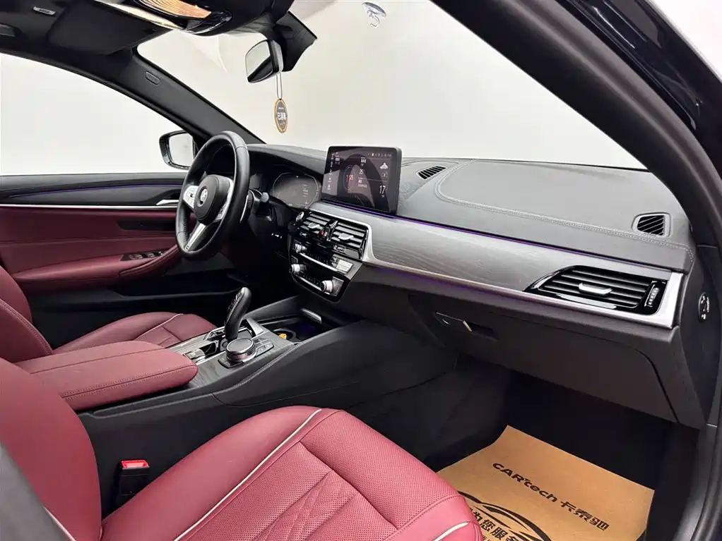BMW 5 Series 2023 — фото 11