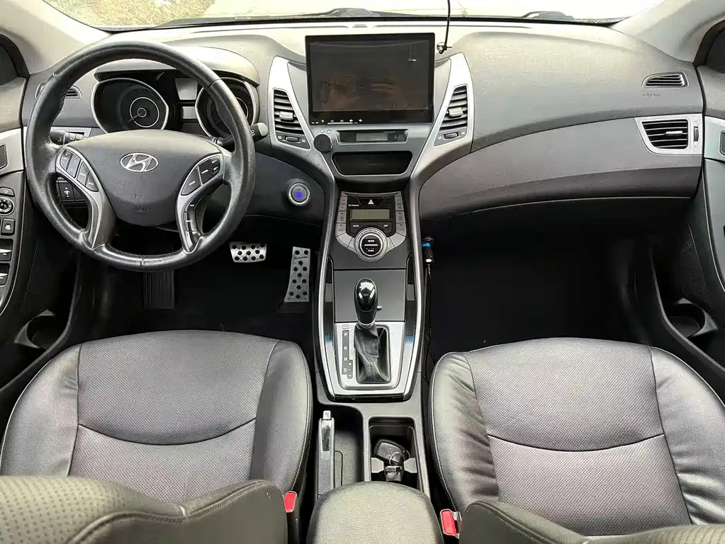 Hyundai Elantra Langdong 2015 — фото 7