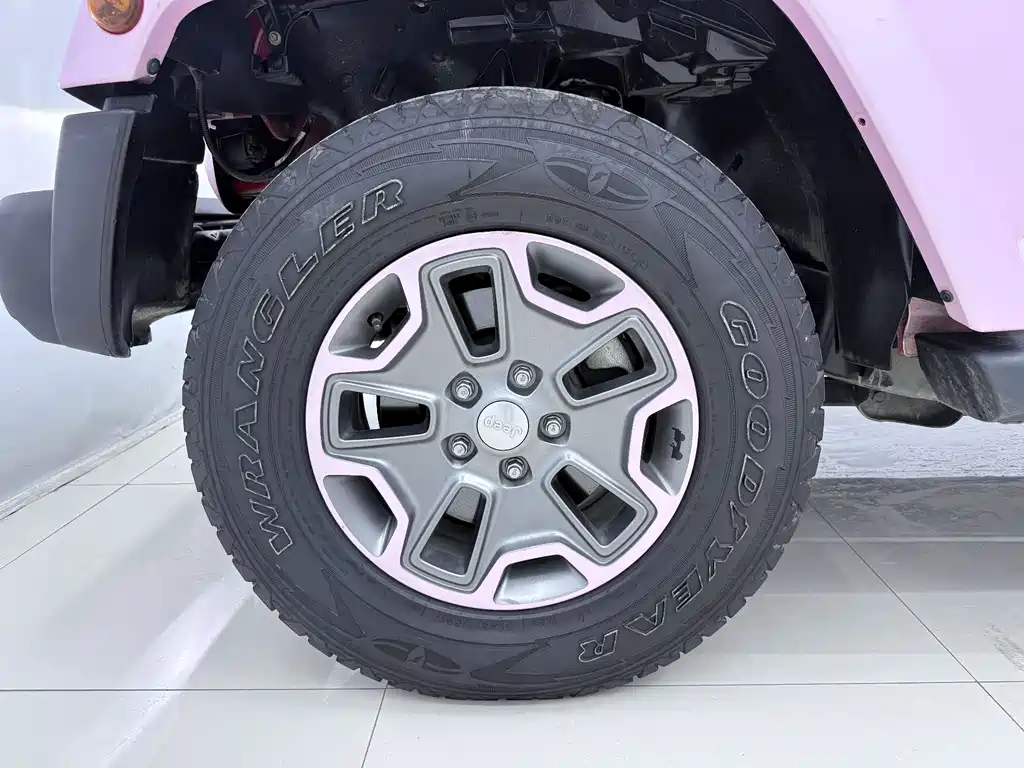 Jeep Wrangler 2018 — фото 12