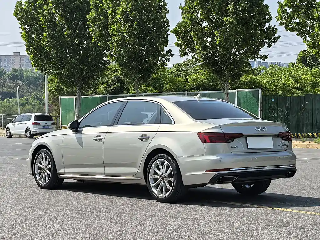 Audi A4L 2019