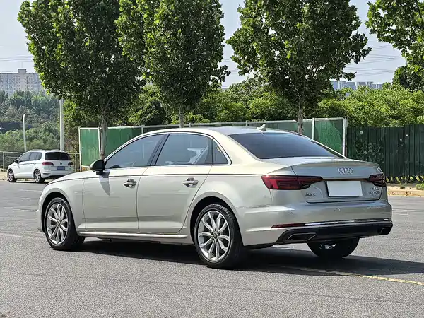 Audi A4L 2019