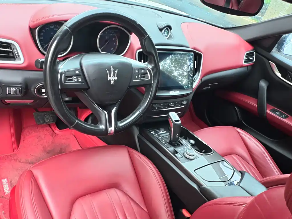 Maserati Ghibli 2020 — фото 18