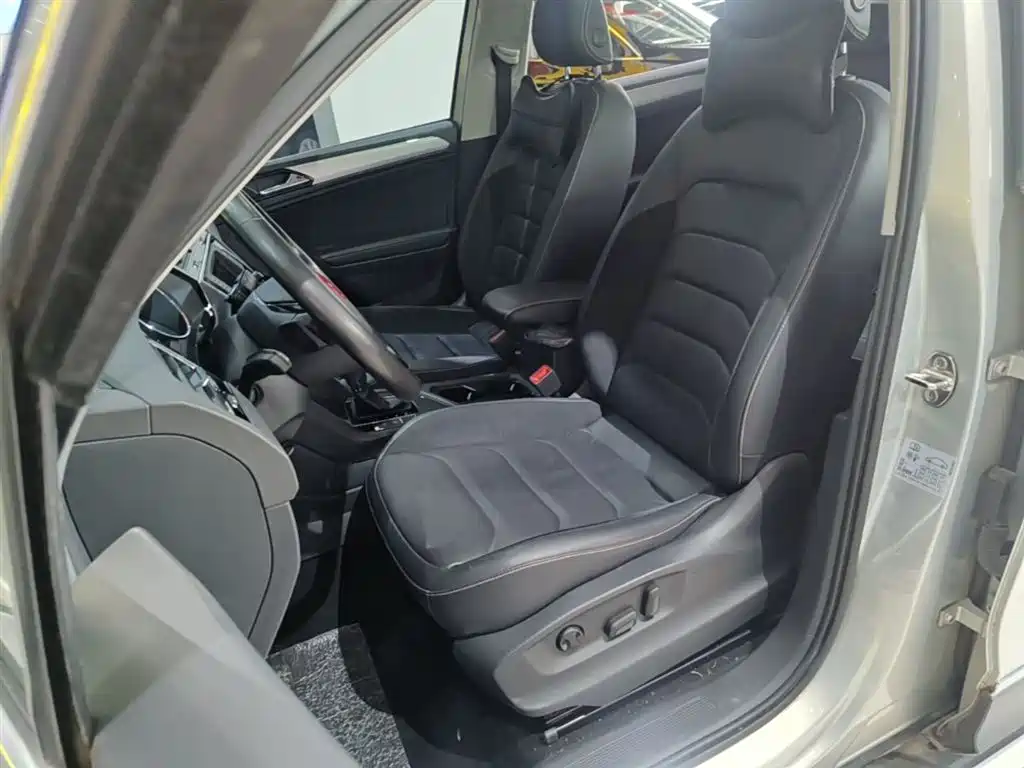 Volkswagen Tiguan L 2018 — фото 15