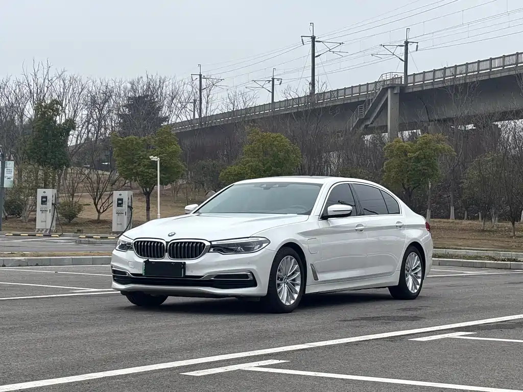 BMW 5 Series New Energy 2020 — фото 1
