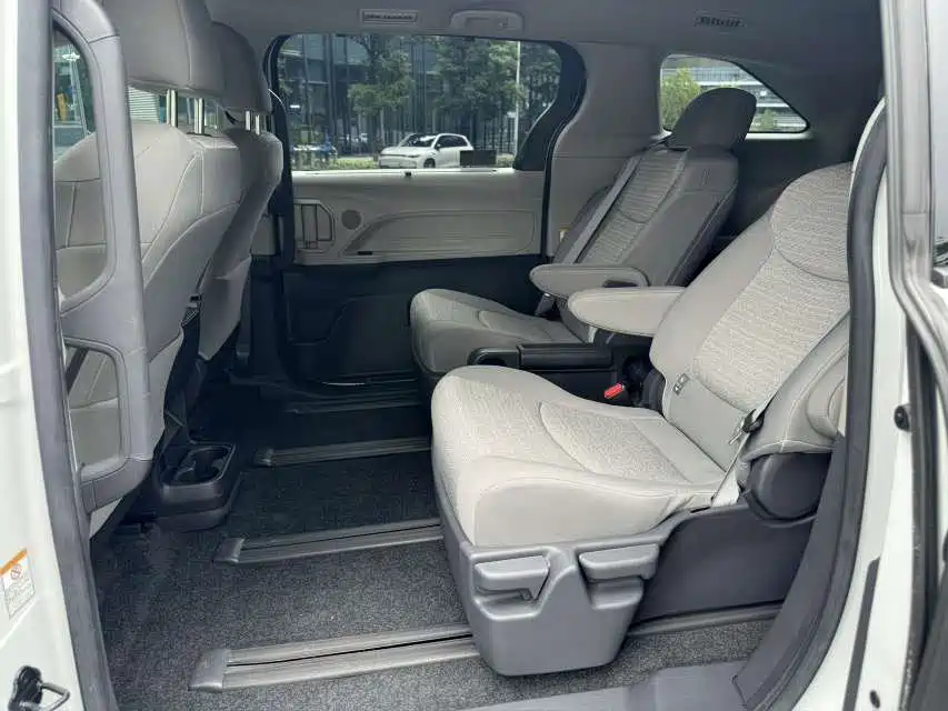 Toyota Sienna 2024