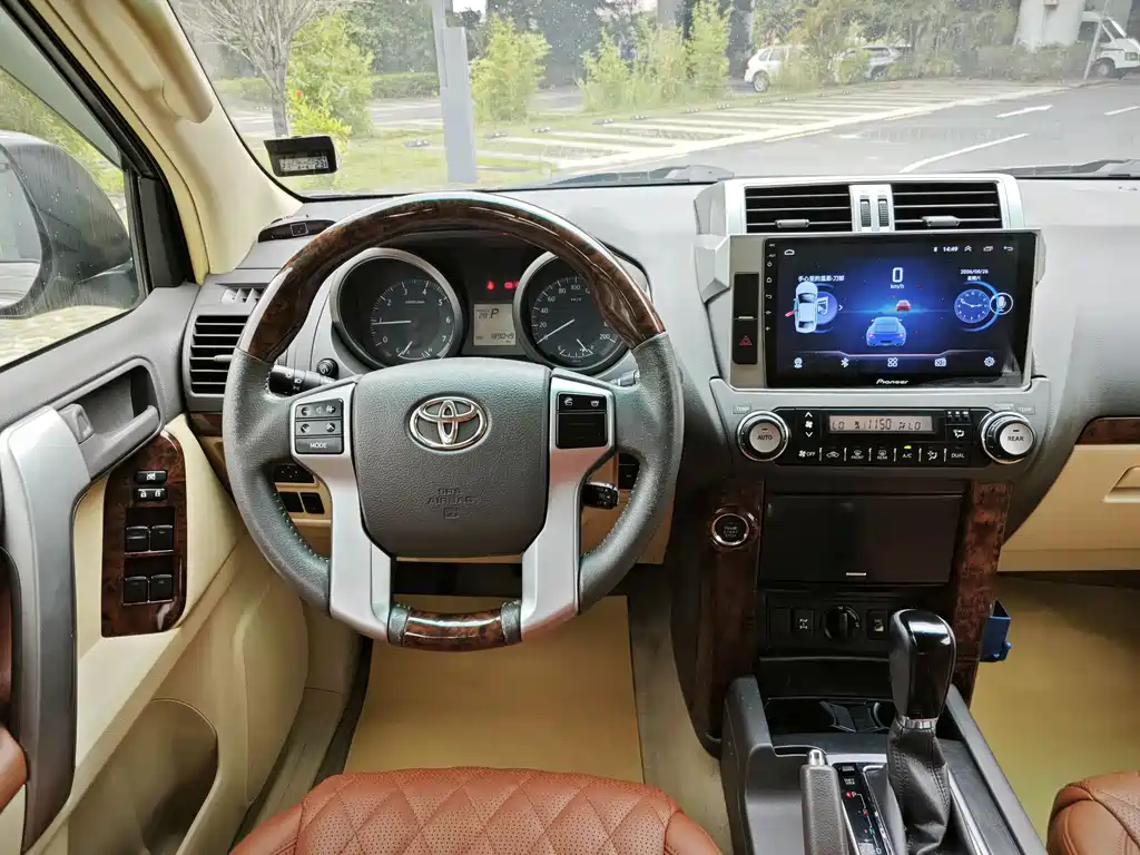Toyota Prado 2016 — фото 17