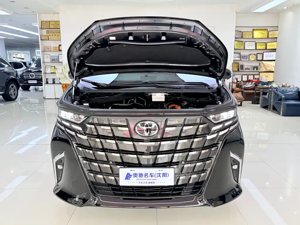 Toyota Alphard 2023 — фото 23