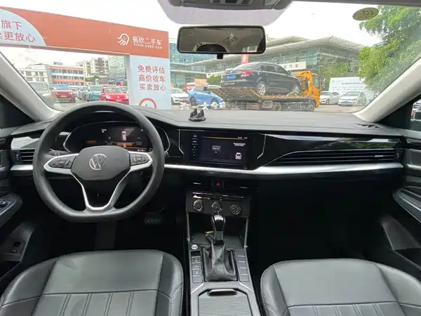 Volkswagen Passat 2024