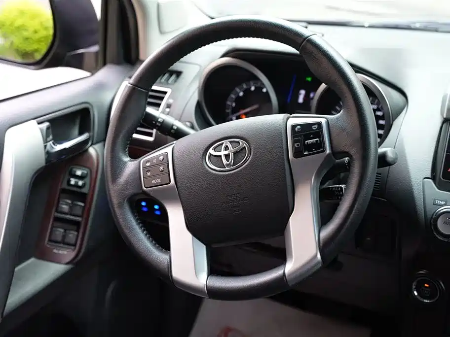 Toyota Prado 2017 — фото 29