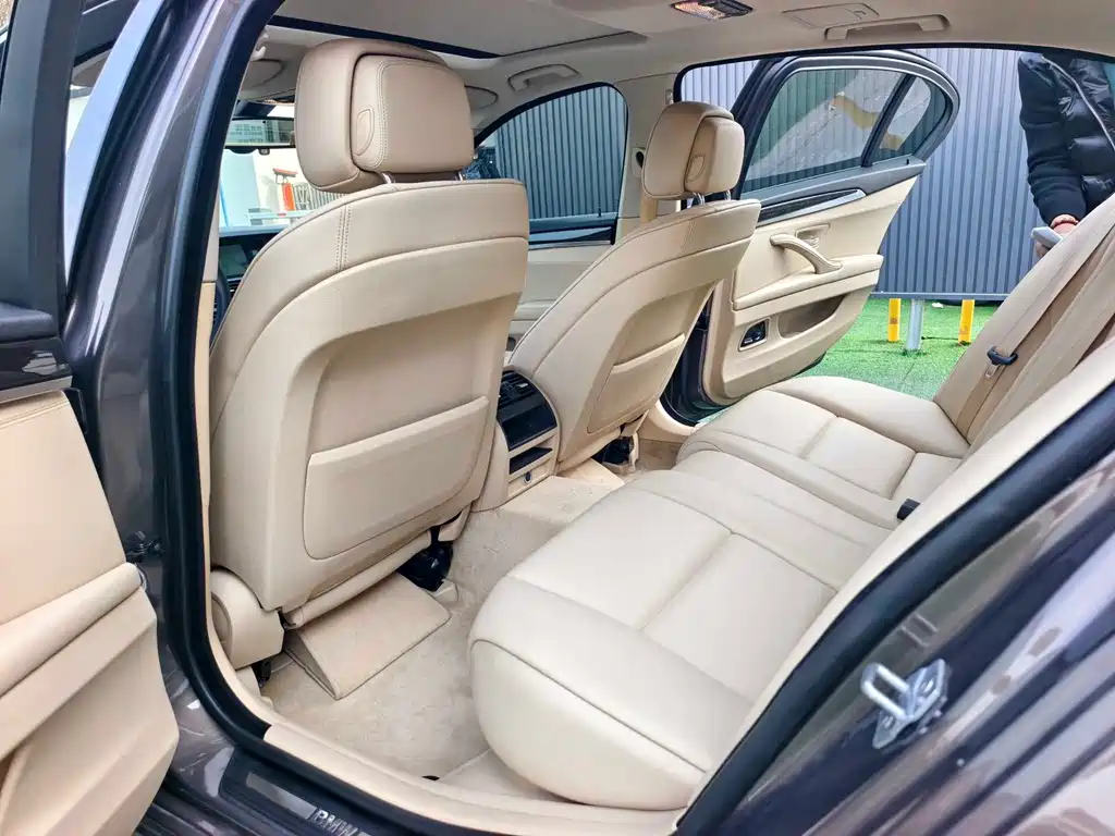 BMW 5 Series 2013 — фото 11