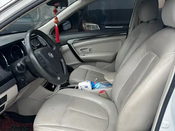 Dongfeng Fengshen A60 2016