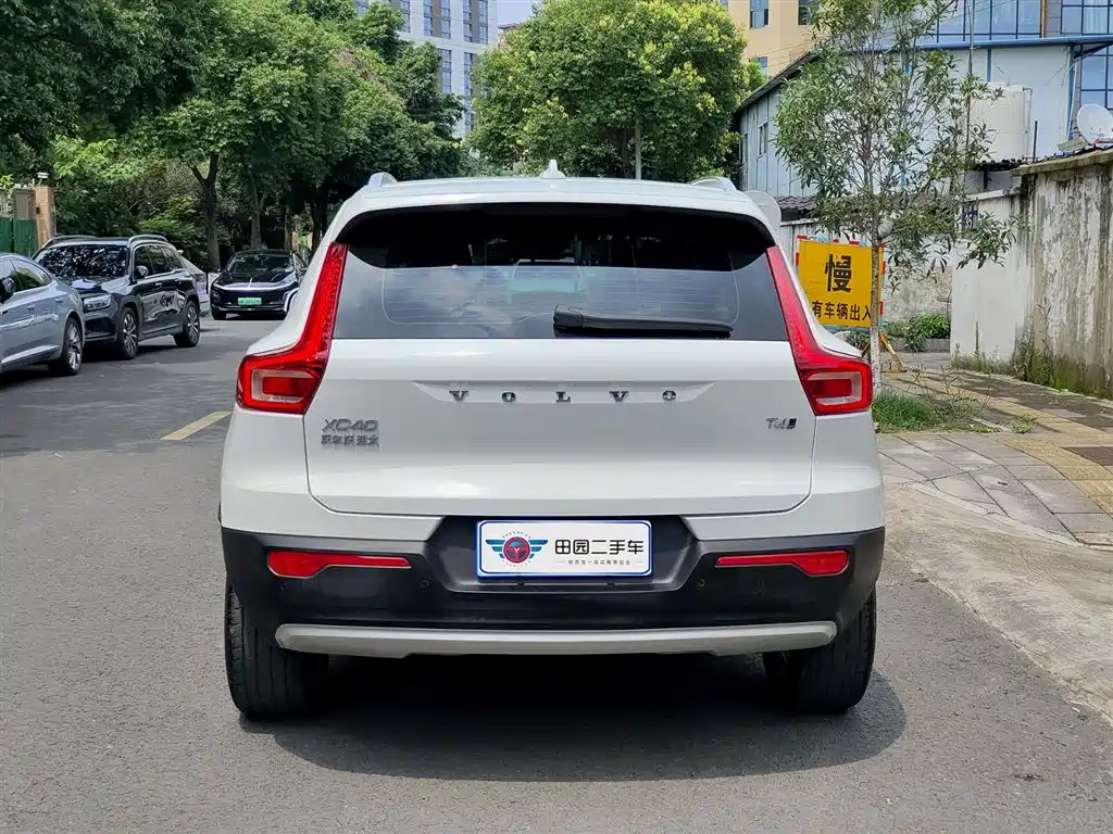 Volvo XC40 2022