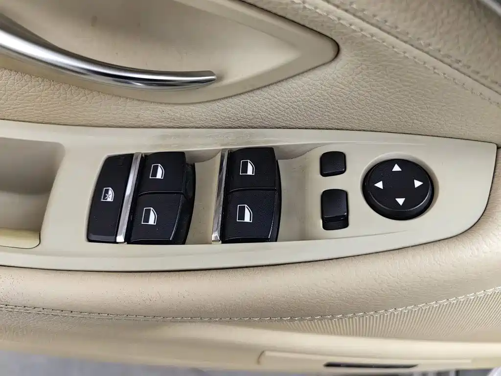 BMW 5 Series 2014 — фото 9